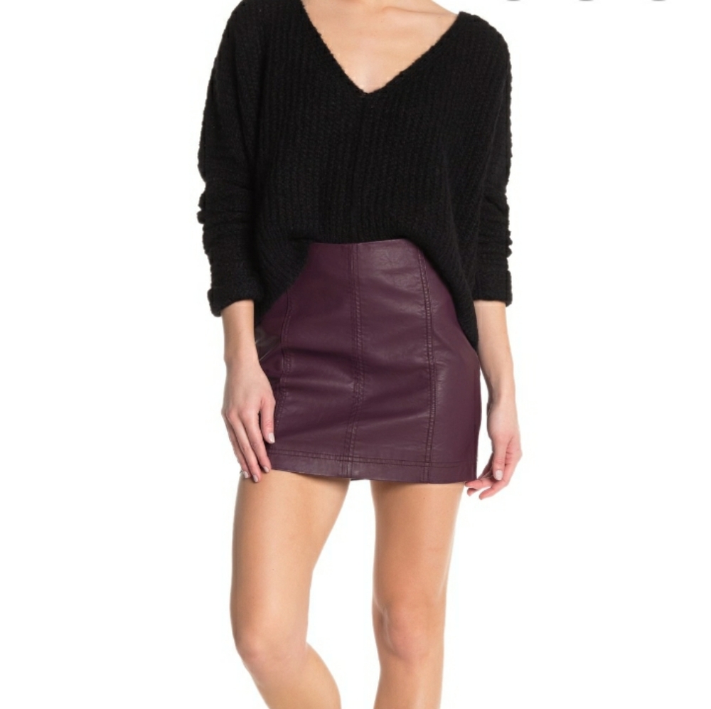 ❤️FREE PEOPLE💎✨ PURPLE VEGAN LEATHER SKIRT